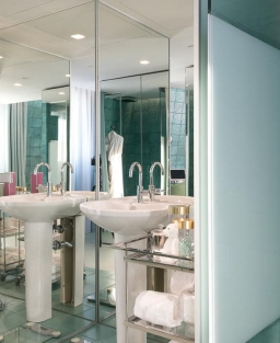Hotel WC