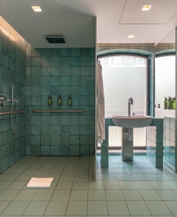 Hotel WC