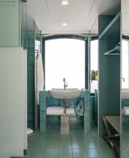 Hotel WC